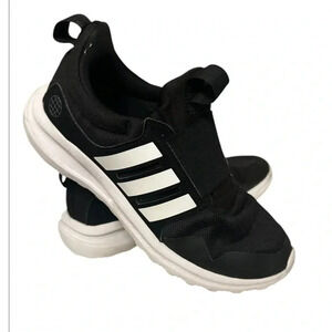 ADIDAS Retro Style - No Laces CLASSIC Black/White 🖤🤍 Can Fit Women’s 7 - 7.5